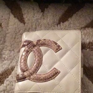 White wallet CHANEL